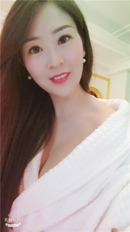 性价比超高，附带精油开背项目的长腿美臀少妇